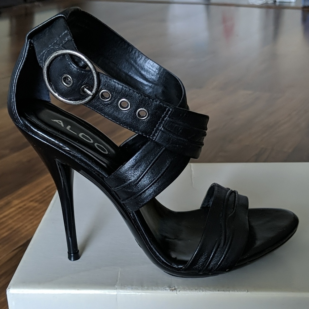 🔴 Sold Aldo stilleto